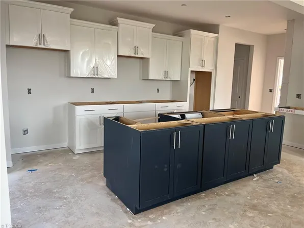 425 Brooke Hill Dr, Lewisville, NC 27023