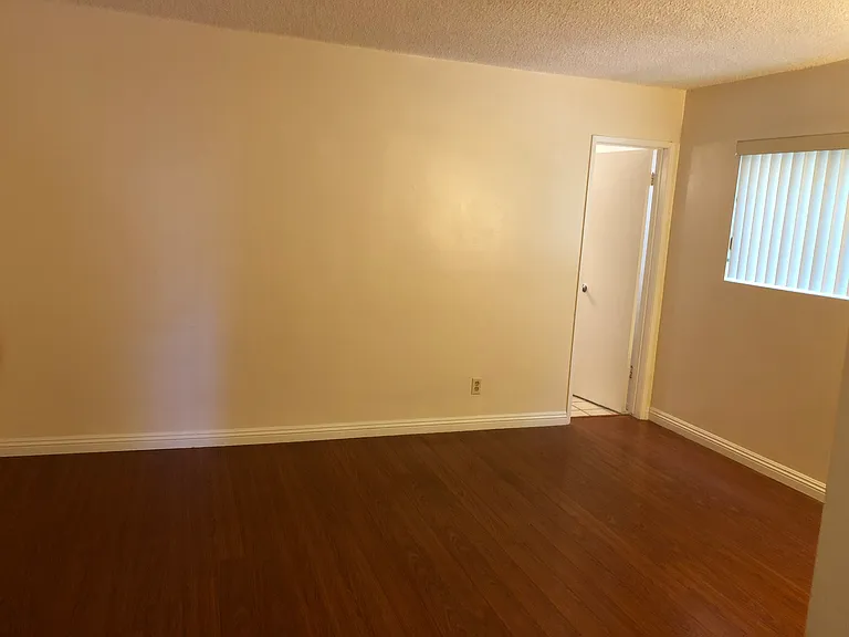 Bedroom with Walkin closet
