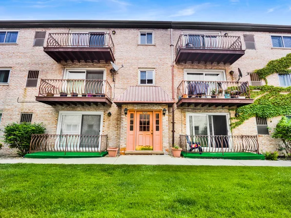 5739 W 63rd St APT 3S, Chicago, IL 60638
