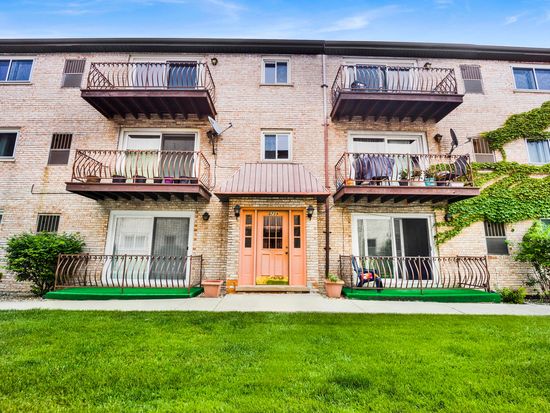 5739 W 63rd St APT 3S, Chicago, IL 60638