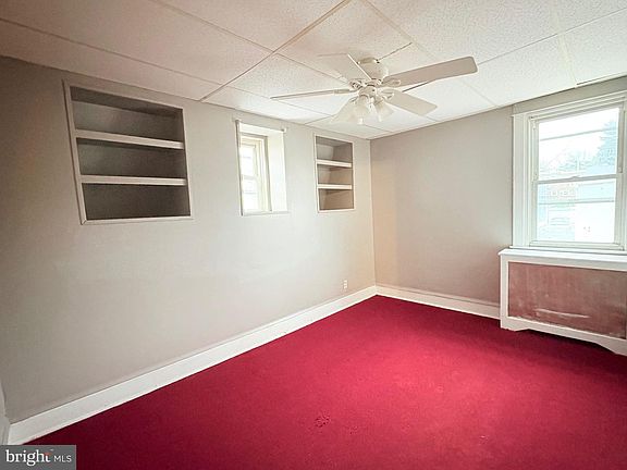 5th image of 233 Barrington Rd