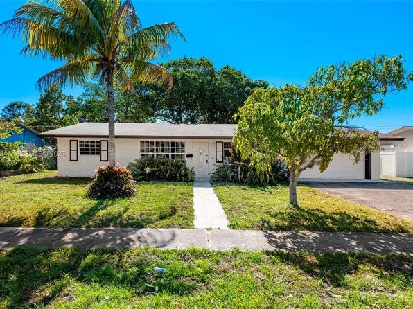 4360 NW 4th St, Plantation, FL 33317