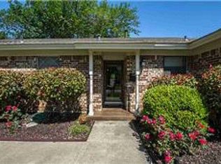 914 Clebud Dr, Euless, TX 76040