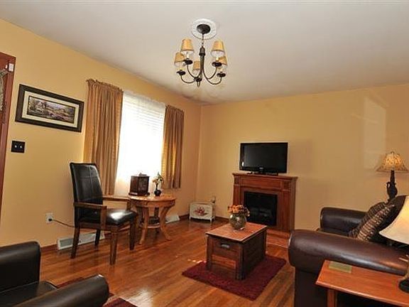 5th image of 2410 Casino Dr