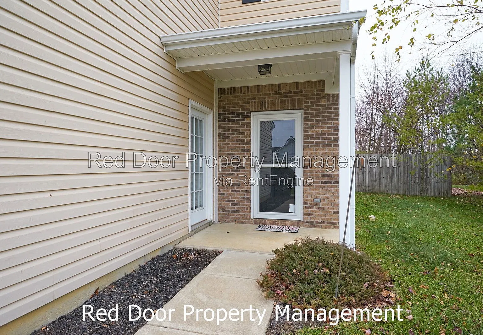 3 bed, 2.5 bath, 2242 sqft, $1,950 — Photo 2