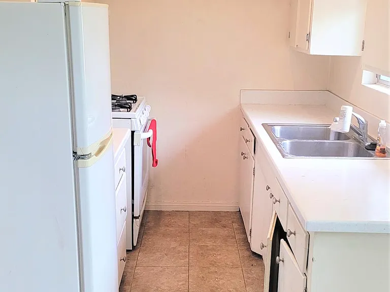 1224 Corson St #4 — Photo 7