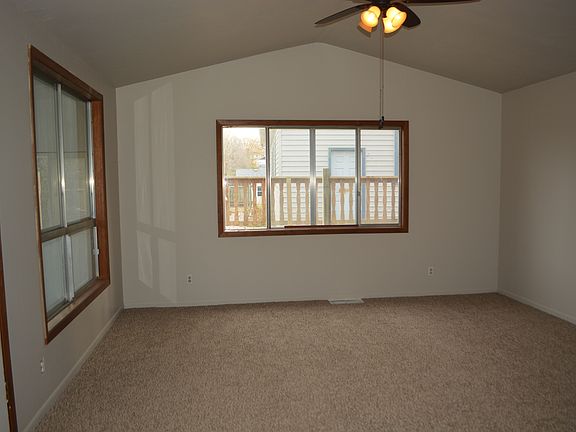 5th image of 2200 Villa Ave