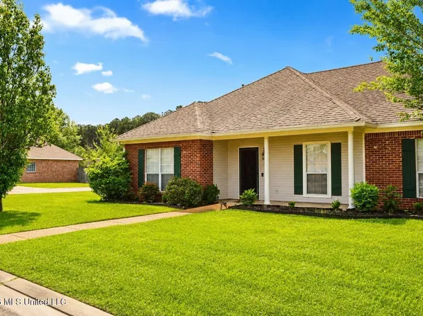 221 Jacks Pl, Brandon, MS 39047