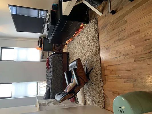 Rented by Flatiron Real Estate Advisors LLC | media 3