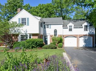 1057 Brittany Rd, Highland Park, IL 60035