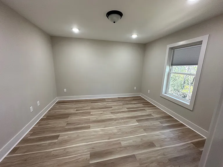 99 Devlieg Ave — Photo 28