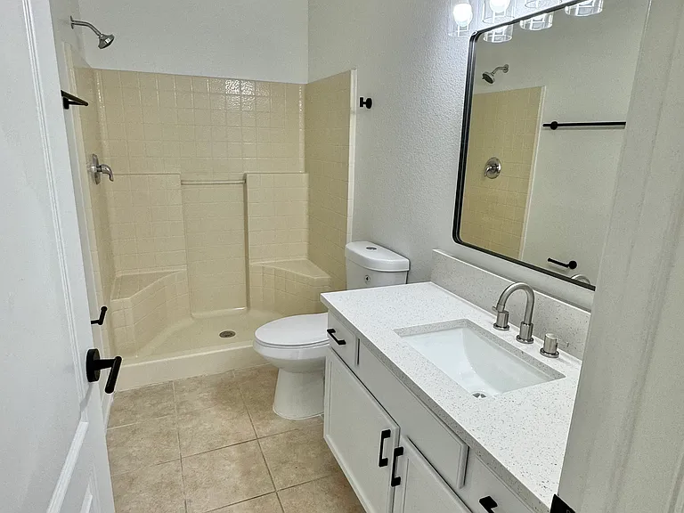 5804 Mariposa Cove Ln — Photo 6