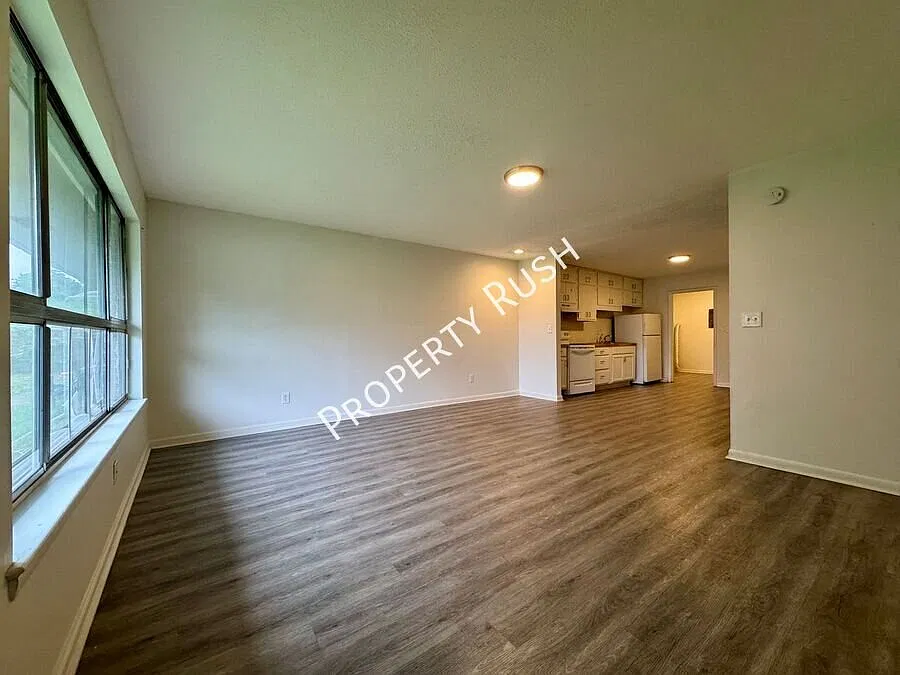 4043 Arbor Place Ln. - Cozy 2 bed/1 bath duplex unit in Chattanooga! $1,050/mo. — Photo 4