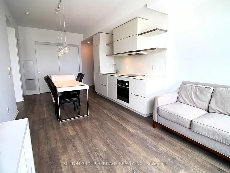 197 Yonge St #4714 — Photo 27