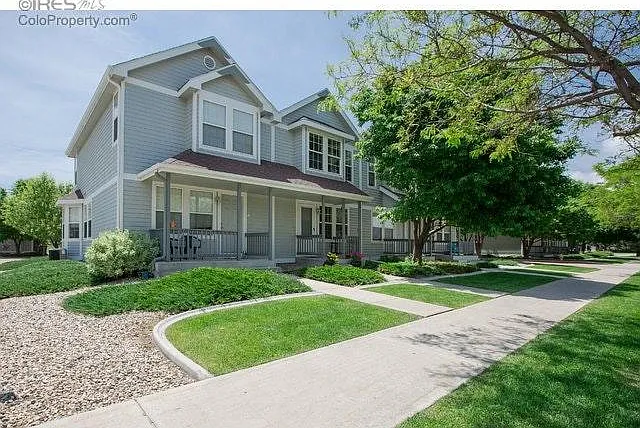 1115 W Swallow Road — Photo 2