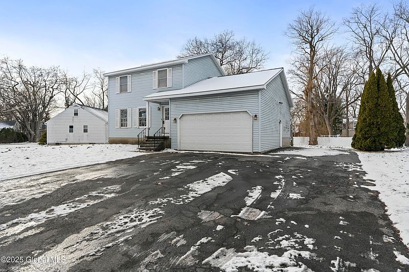 2nd image of 2209 Balltown Road