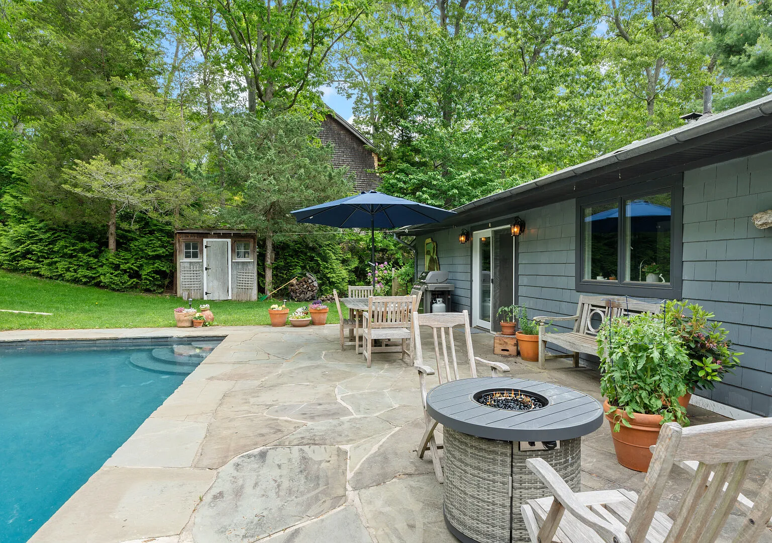 Cozy Southampton Home with Private Pool, Outdoor Dining — Photo 2
