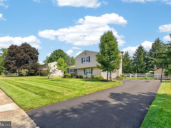 3rd image of 1340 Barton Dr