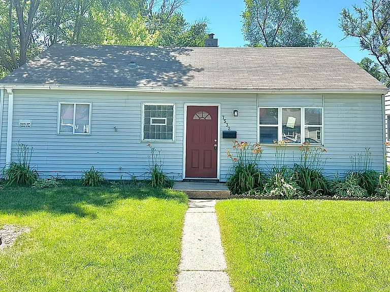 7532 Birch Ave — Photo 1