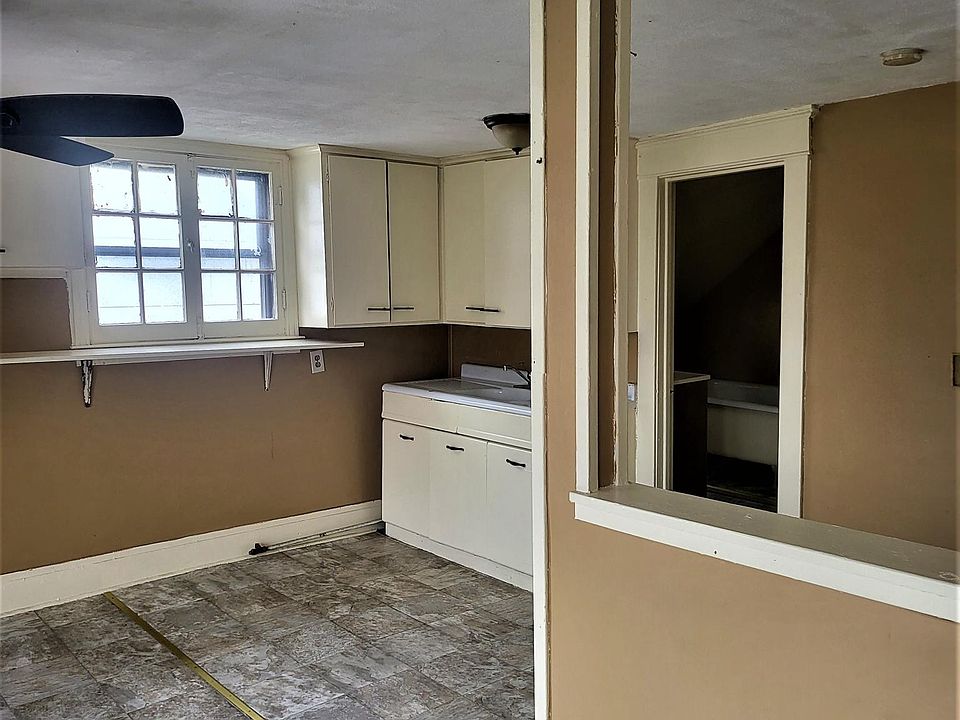 1st image of 134 Dartmouth Ave Floor 2