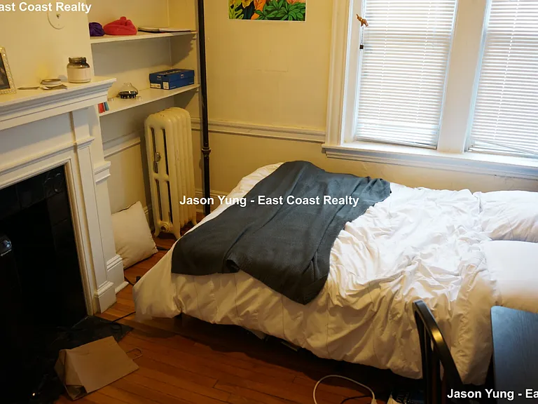 54 Egmont St #1 — Photo 2