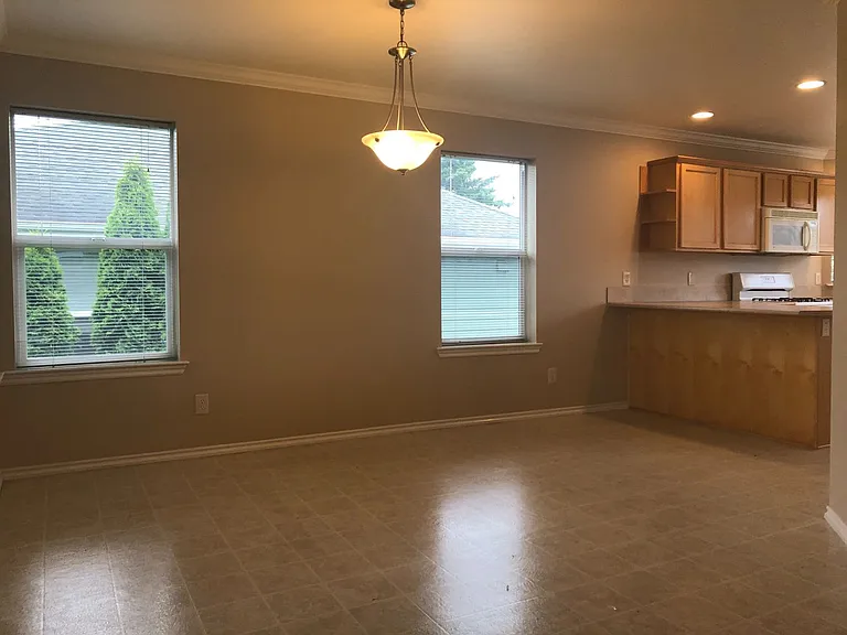 338 E Bellis Fair Pkwy #201 — Photo 6