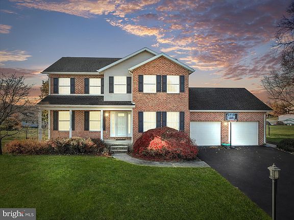 2nd image of 161 Zircon Dr