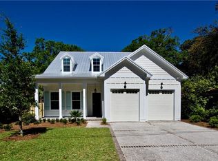 621 Oak St, Saint Simons Island, GA 31522