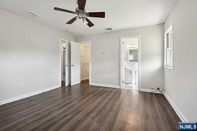 990 Washington Ave — Photo 13