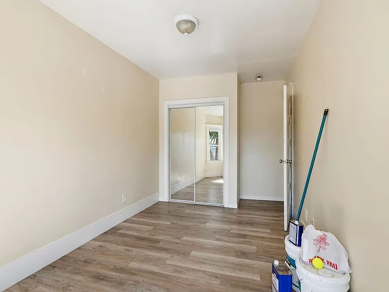 2533-2535 Filbert St — Photo 22