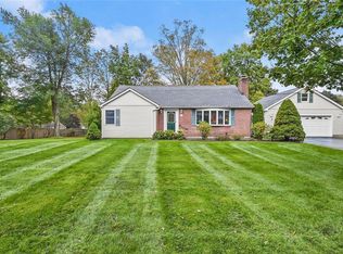 11 Shore Ln, Mahopac, NY 10541