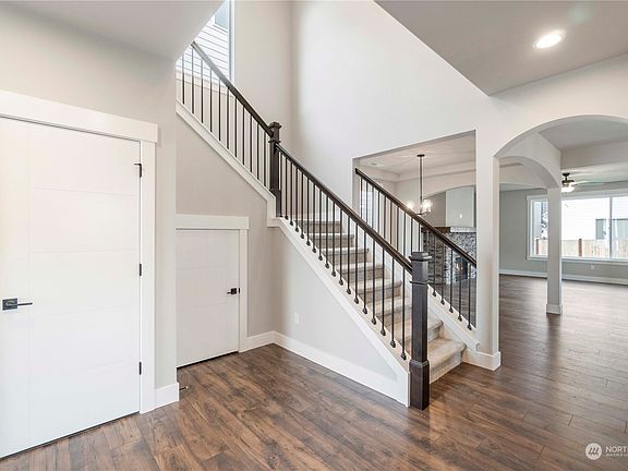 4th image of 1011 90th Street E
