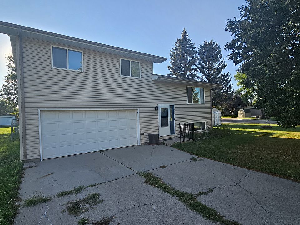 1st image of 2211 Skyline Dr