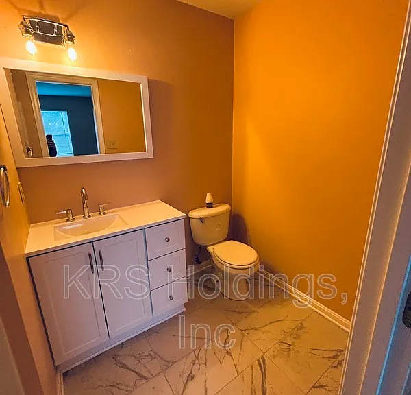 1235 Thomas Jefferson Pl — Photo 29