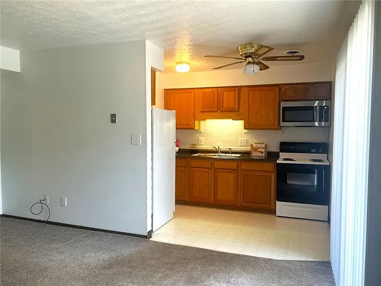 105 Wildwood Dr #4 — Photo 4