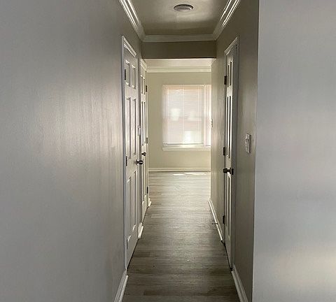 5th image of 4574 Greenwood Dr
