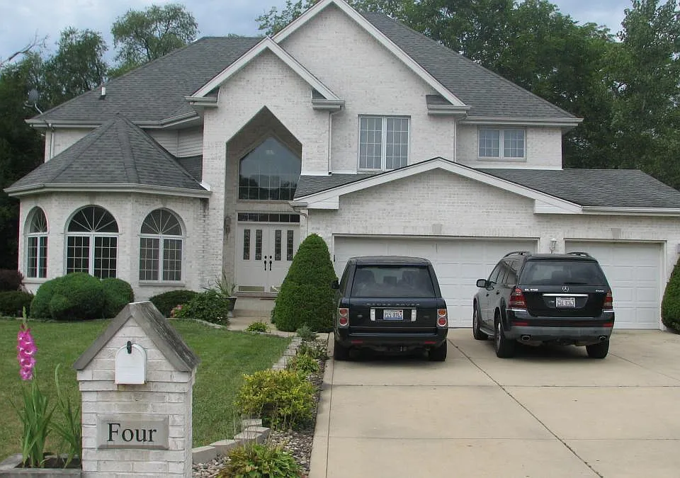 4 Richwood Ter