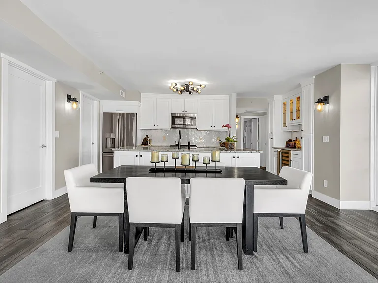 230 E Broadway S #1209 — Photo 40