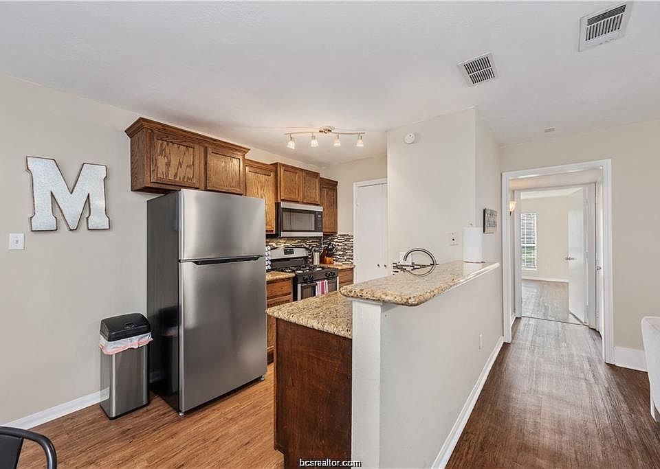 1st image of 1221 Oney Hervey Dr #1221