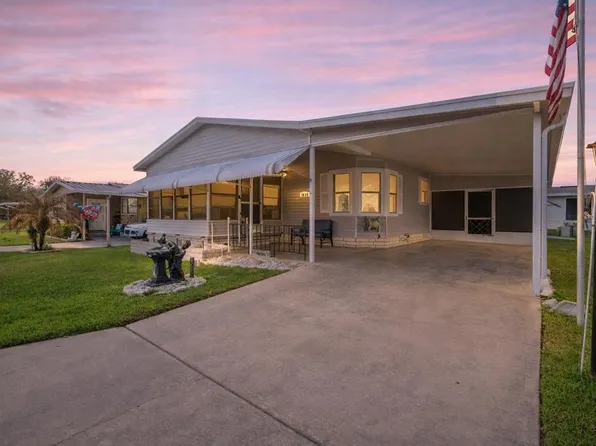 7039 Siesta St, Zephyrhills, FL 33541