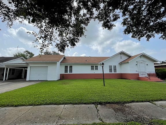 2nd image of 626 McIntyre Ave