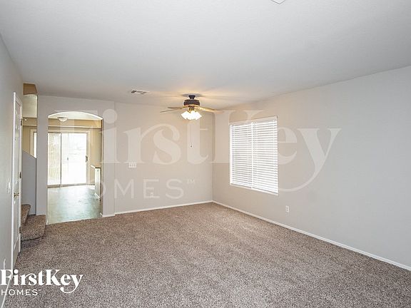 2nd image of 985 Blue Lantern Dr