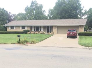 107 Harvester Rd, Canton, IL 61520