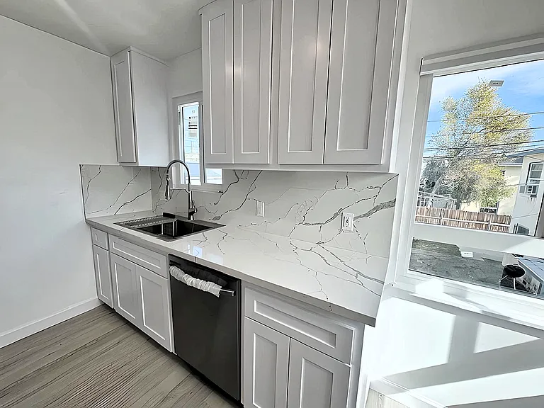 18139 Roscoe Blvd #5 — Photo 6