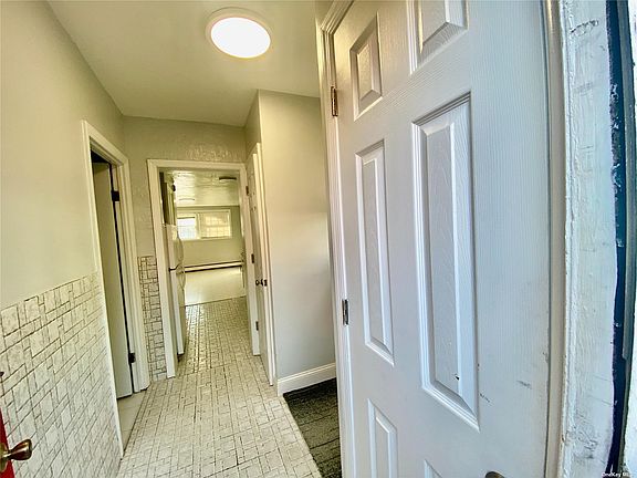 5th image of 801 E Broadway APT A