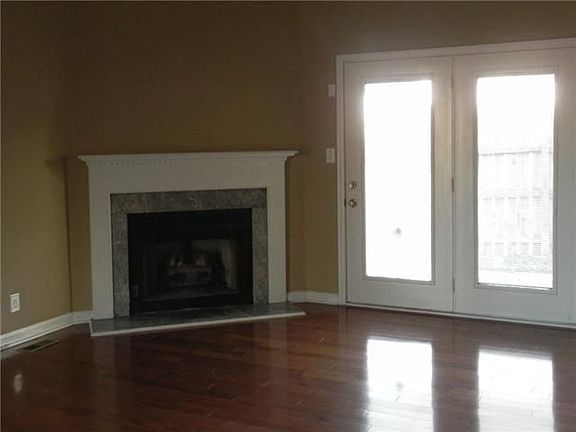 2nd image of 1 Riverwood Pl #1200
