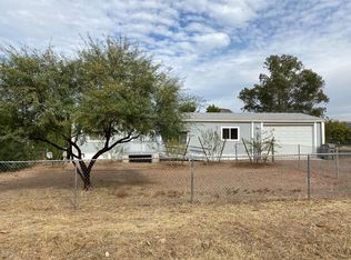 20500 E Emerald Dr, Black Canyon City, AZ 85324