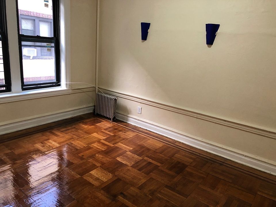 1st image of 372 E 32nd St #3I