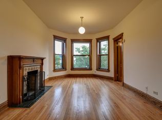 1742 W Addison St #2, Chicago, IL 60613