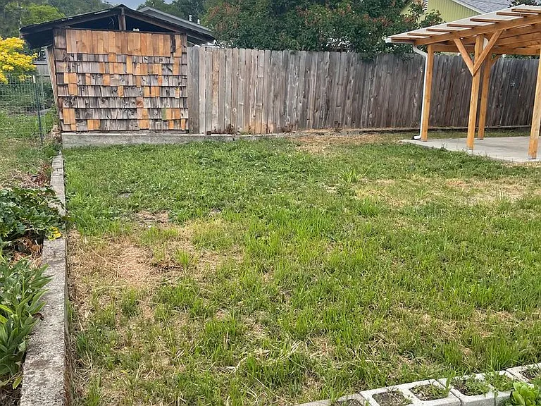 3082 Vine St — Photo 14